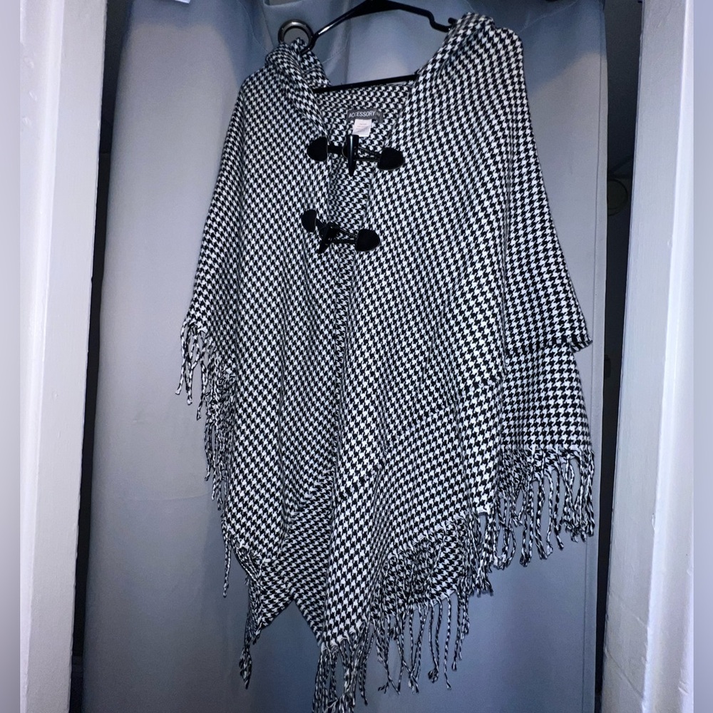 Houndstooth Cape